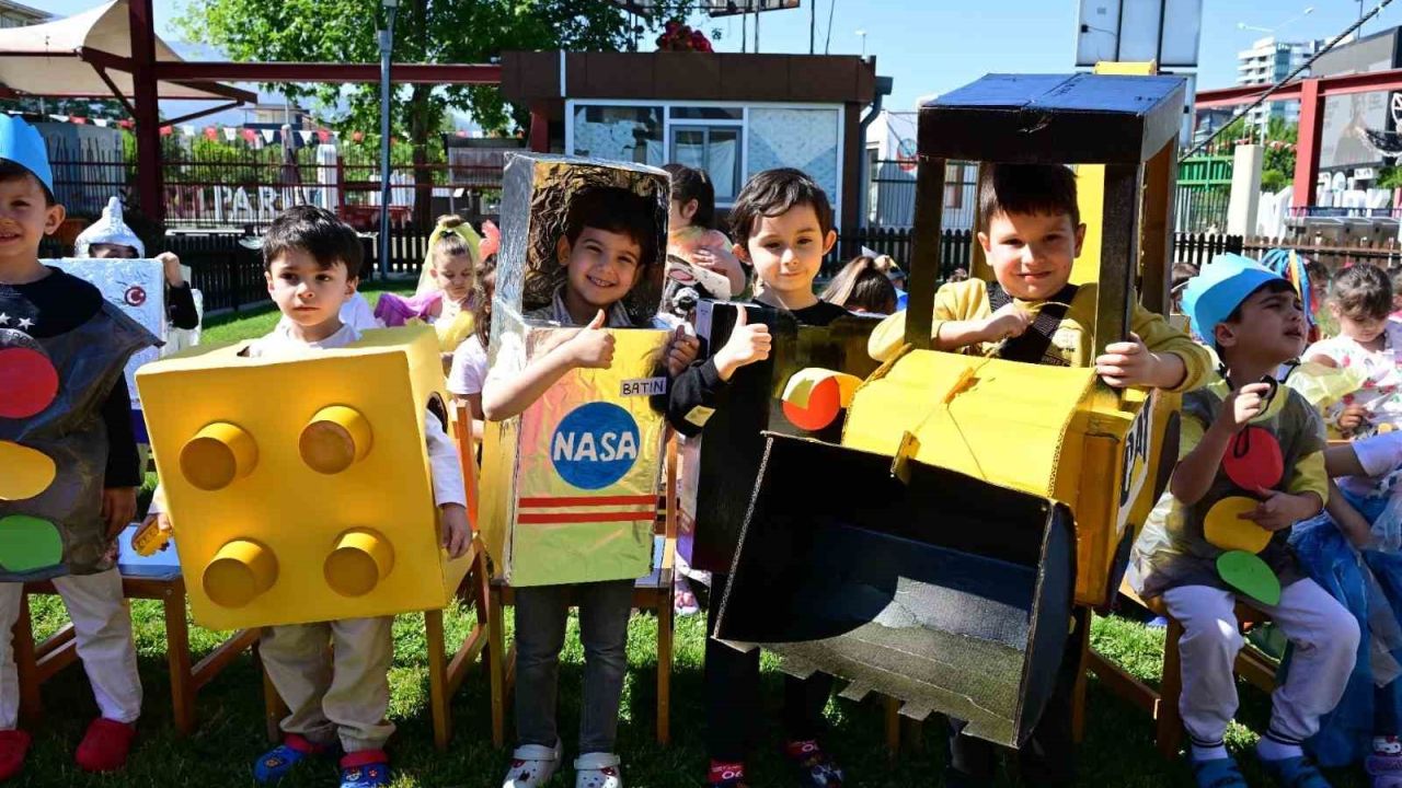 Miniklerden "Sıfır atık" defilesi