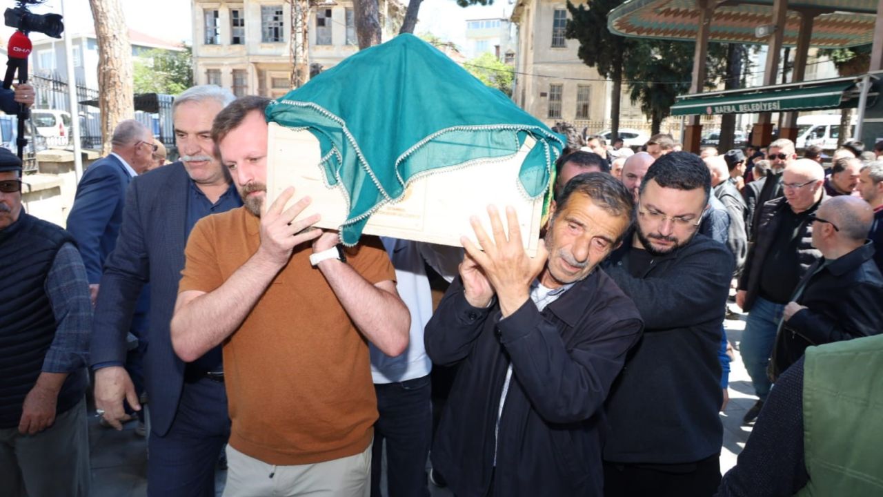Motosiklet kazasında hayatını kaybeden 17 yaşındaki Ela son yolculuğuna uğurlandı