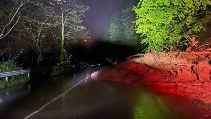 Ordu’da heyelan nedeniyle yol ulaşıma kapandı