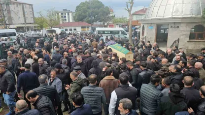 Otobüs kazasında hayatını kaybeden Elif, Tekirdağ’da defnedildi