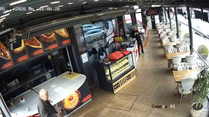 Pendik’te soluk borusuna ekmek kaçan müşteri heimlich manevrasıyla kurtarıldı