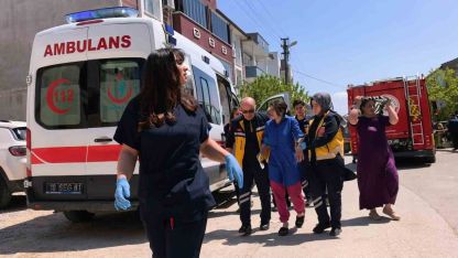 Saç kurutma makinesi evi yaktı: 2 kişi hastanelik oldu