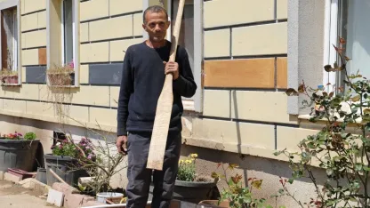 Sakarya’da taşkın sonrası ’Venedik’ manzarası: Evine kayıkla gitti