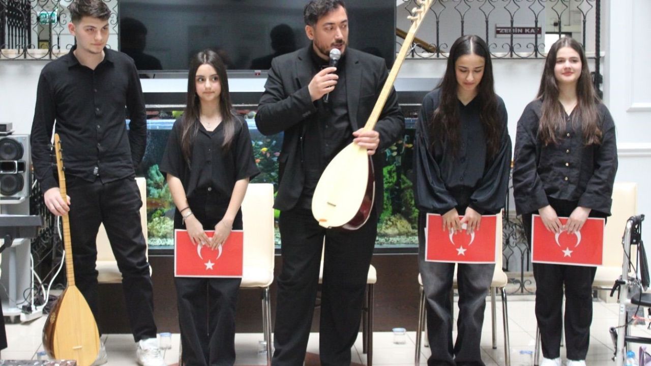 Samsun’da liseliler milli ve manevi değerleri ezgilerle yaşatıyor