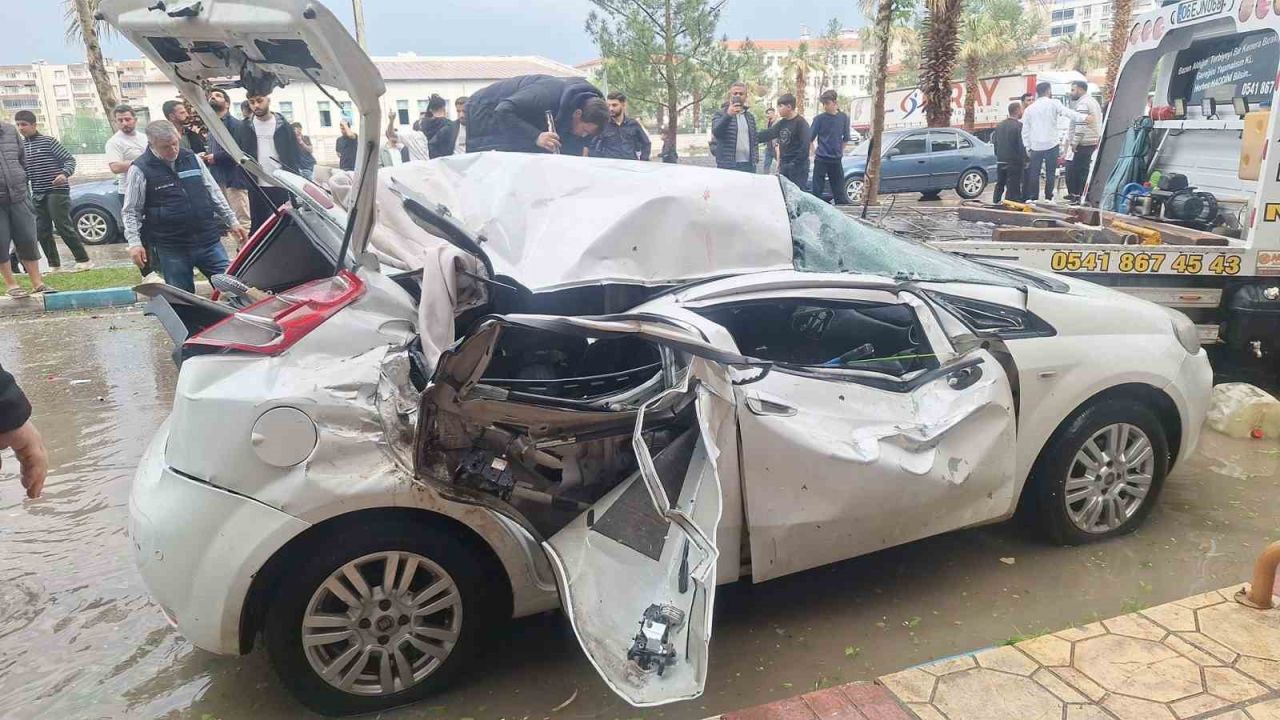 Şanlıurfa’da güneş enerjisi paneli otomobilin üzerine devrildi: 1 ölü