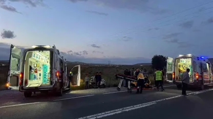 Şanlıurfa’da motosiklet devrildi: Karı-koca yaralandı