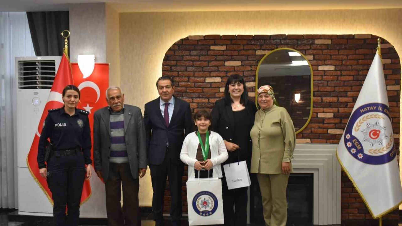Şehit kızı polis teşkilatına gurur yaşattı