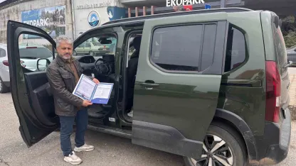 Sıfır aldığı aracı ekspertizde boyalı çıktı, yetkili servis iki farklı rapor verdi