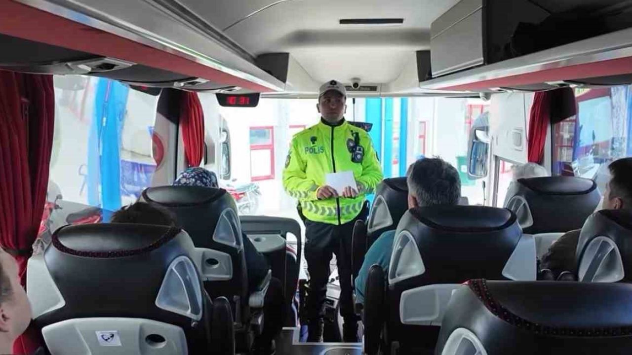 Sinop’ta polisten yolculara ’kemer’ uyarısı