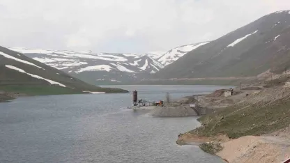 Su tutmaya başlayan Ünlendi Barajı çevresindeki köyler için 134 kilometrelik yeni yol yapılacak