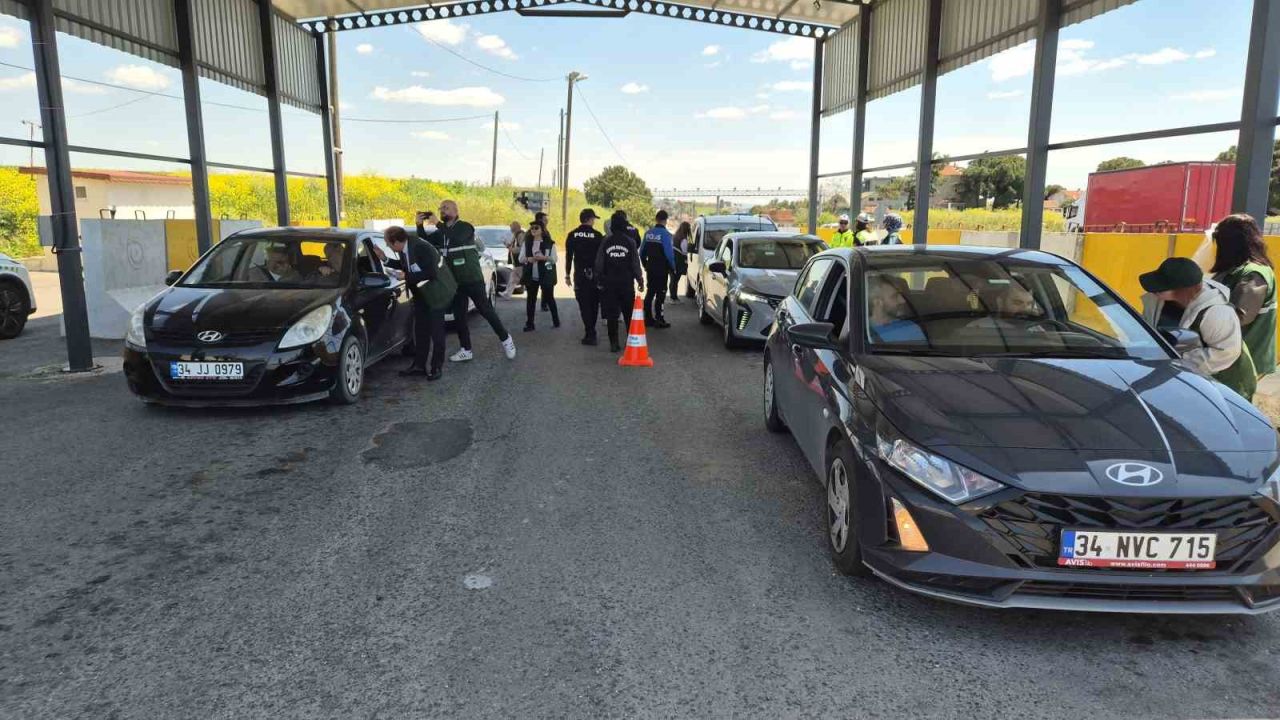 Sürücülere net mesaj: "Direksiyondayken ekrana değil yola bak"