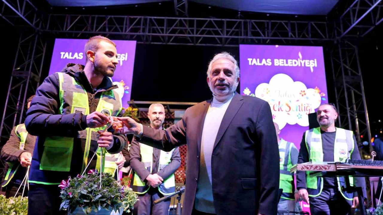 Talas Çiçek Şenliği’nde Grup Şantiye’den unutulmaz gece