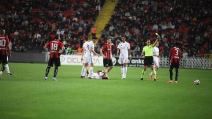 Trendyol Süper Lig: Gaziantep FK: 0 - Beşiktaş: 2 (İlk yarı)