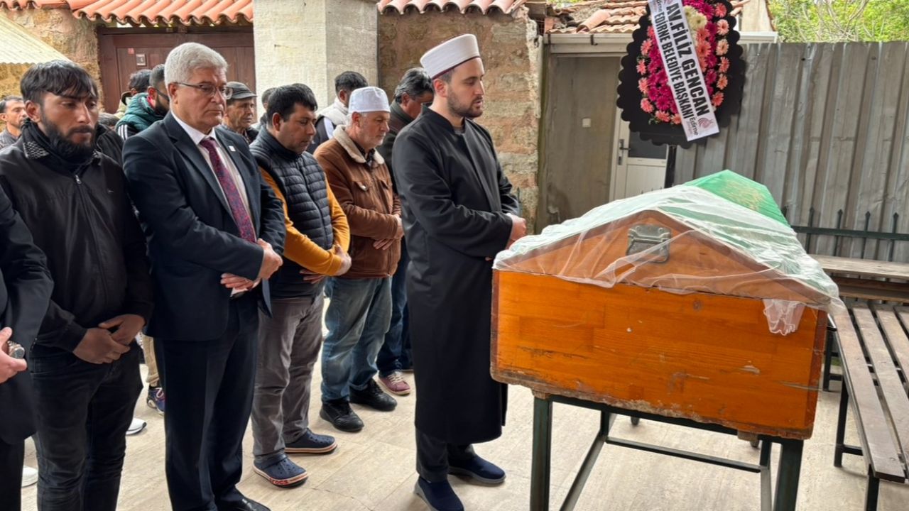 Tüfekle vurularak hayatını kaybeden 14 yaşındaki Gizem Özdemir son yolculuğuna uğurlandı