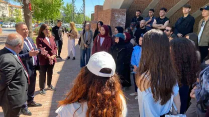 Üniversite öğrencilerine Manisa’nın tarihi mirası anlatıldı
