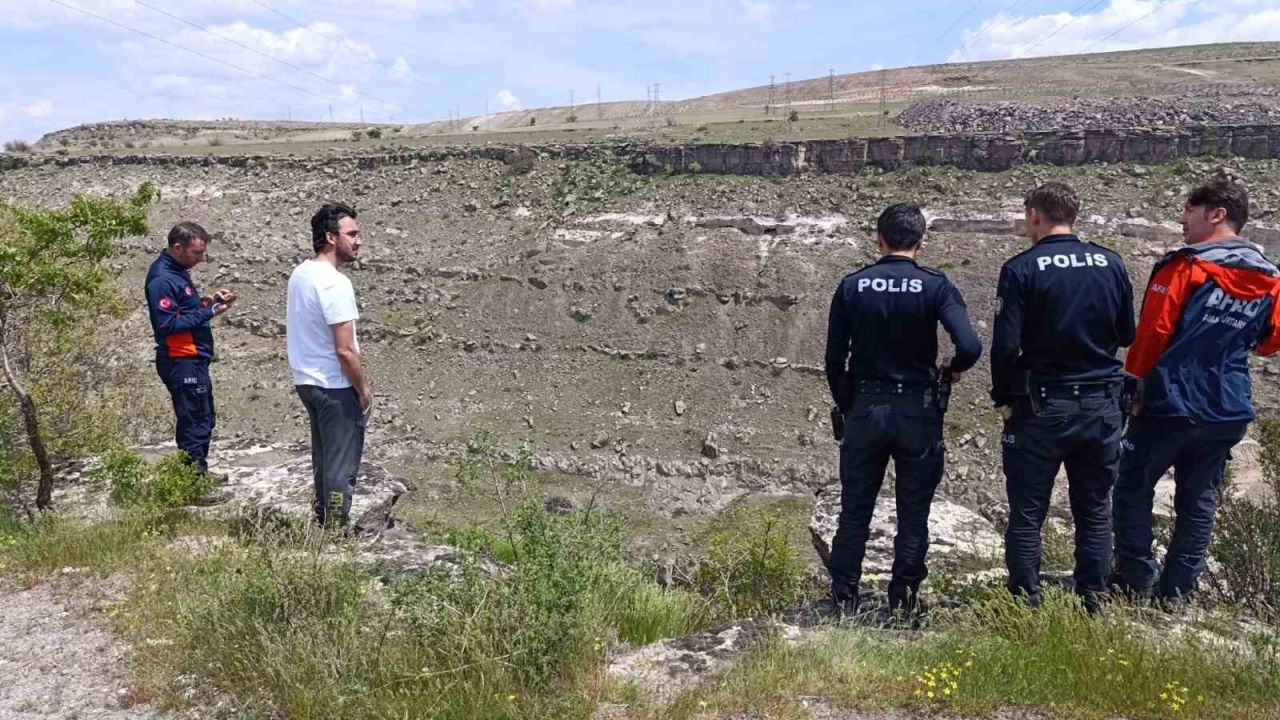 Viyadükte mahsur kalan genç kurtarıldı