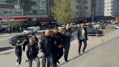 Yaşlı kadınları milyonluk vurgunla dolandırmışlar