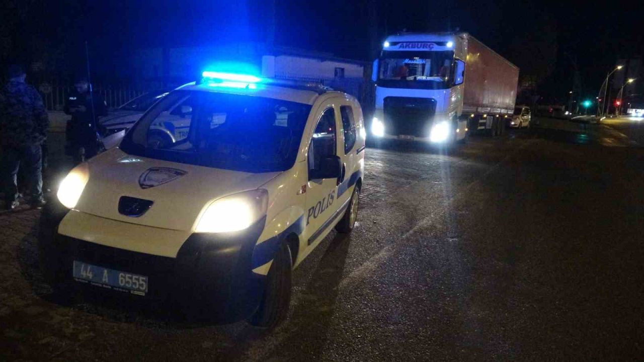 Yol kenarında kanlar içerisinde bulundu, hastanede öldü