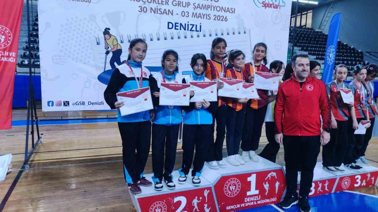 Yunus Emre Ortaokulu ‘Floor Curling’de önemli başarı