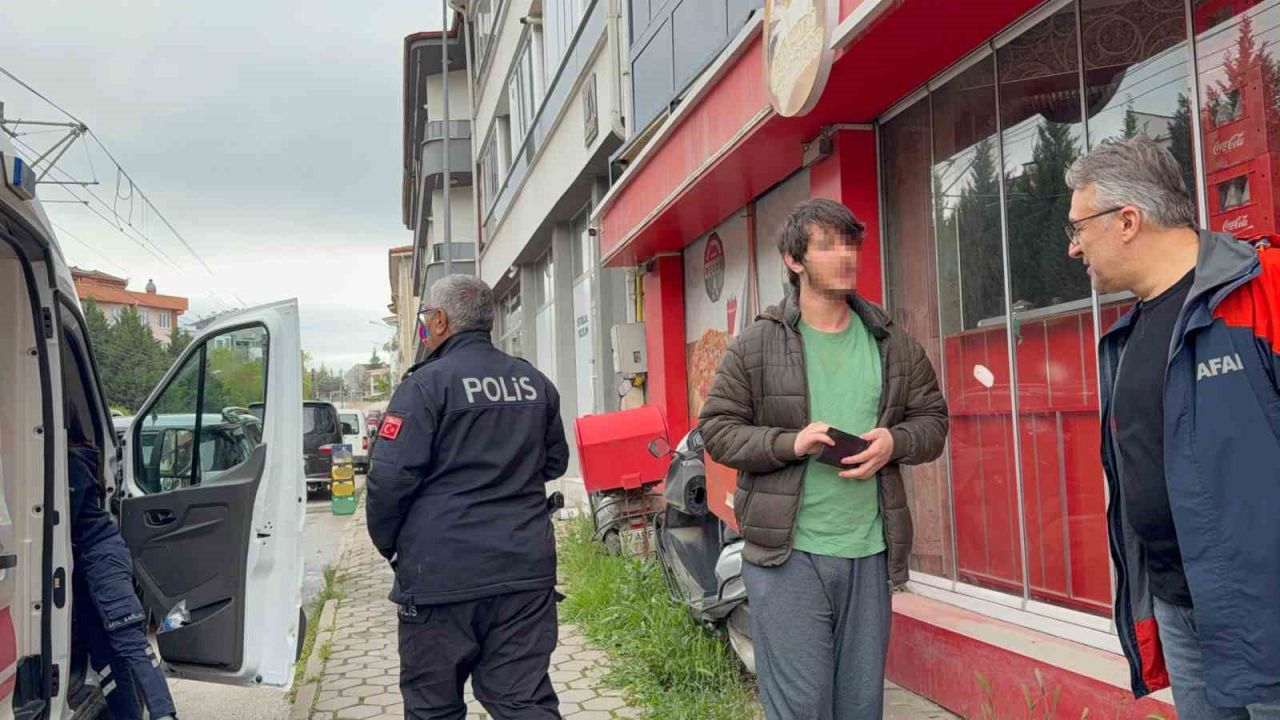 Zehirlendiği düşünülen ve ekipleri teyakkuza geçiren öğrencinin kulaklıkla uyuduğu ortaya çıktı